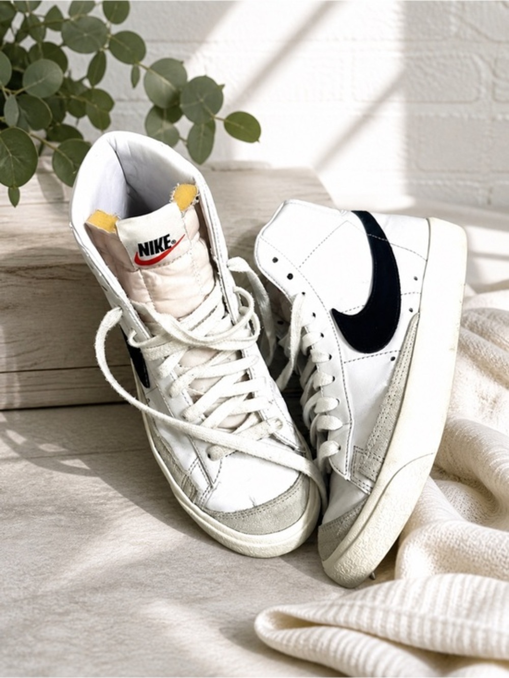 Nike Blazer Mid 77 White Black Swoosh Vintage Sneakers Size 8.5